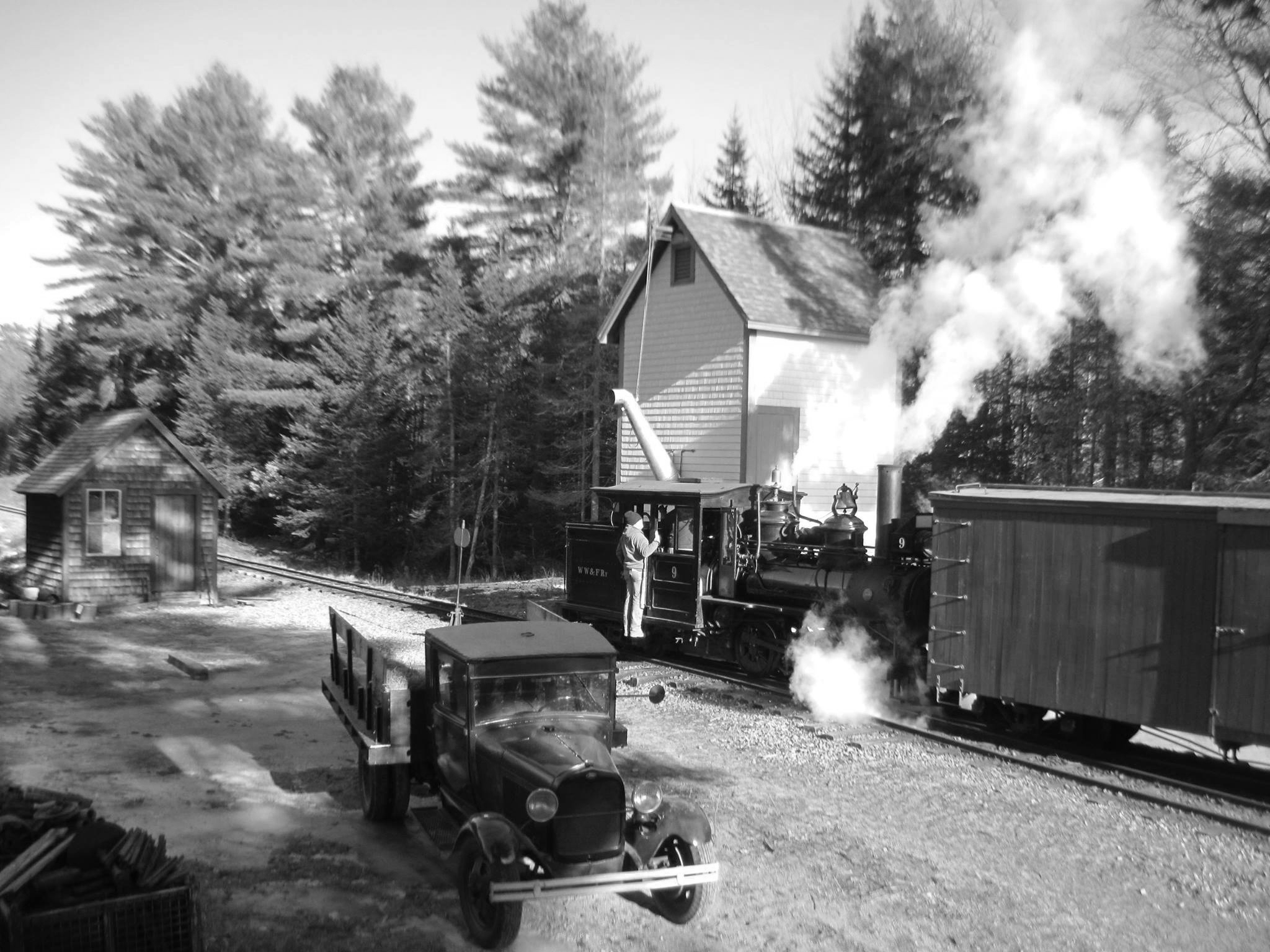 BW Engine 9 Water Tank Old Truck 2017.jpg