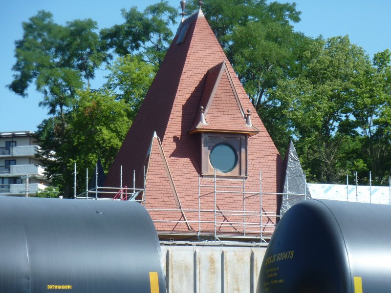 depot_round_window1_7-15-2017.jpg