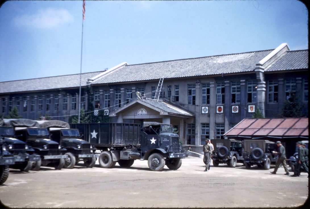 061 Korea Aug53 r.jpg