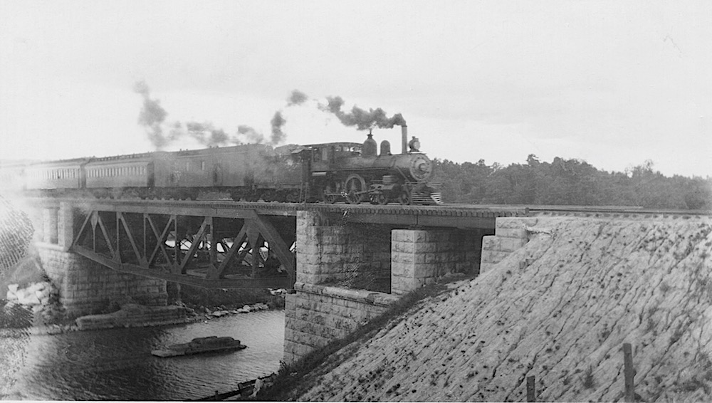 Unknown Ont. train early 1900's.jpg