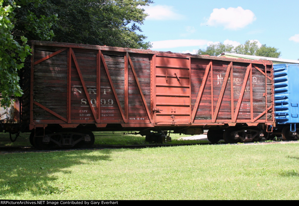 NKP Wood Boxcar 8099 a.jpg