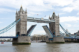 Tower_Bridge_(8151690991).jpg