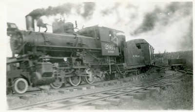 Rudy in Byrons train - Creston (1000x572).jpg