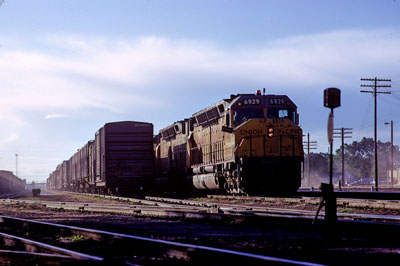 UPRR-6929-DDA40X=NORTH-PLATTE-NE-1973-P-COOK.jpg