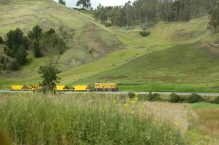 Work train near Guamote_web 0078.JPG