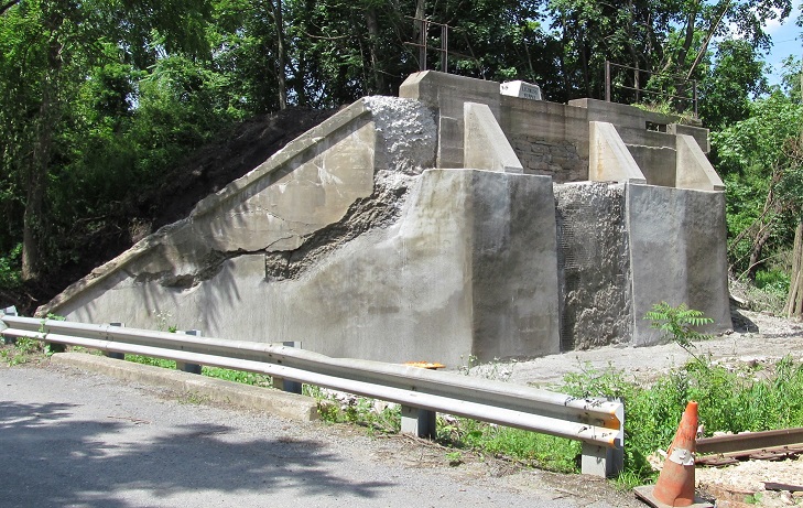 Bad Concrete WD abutment.JPG