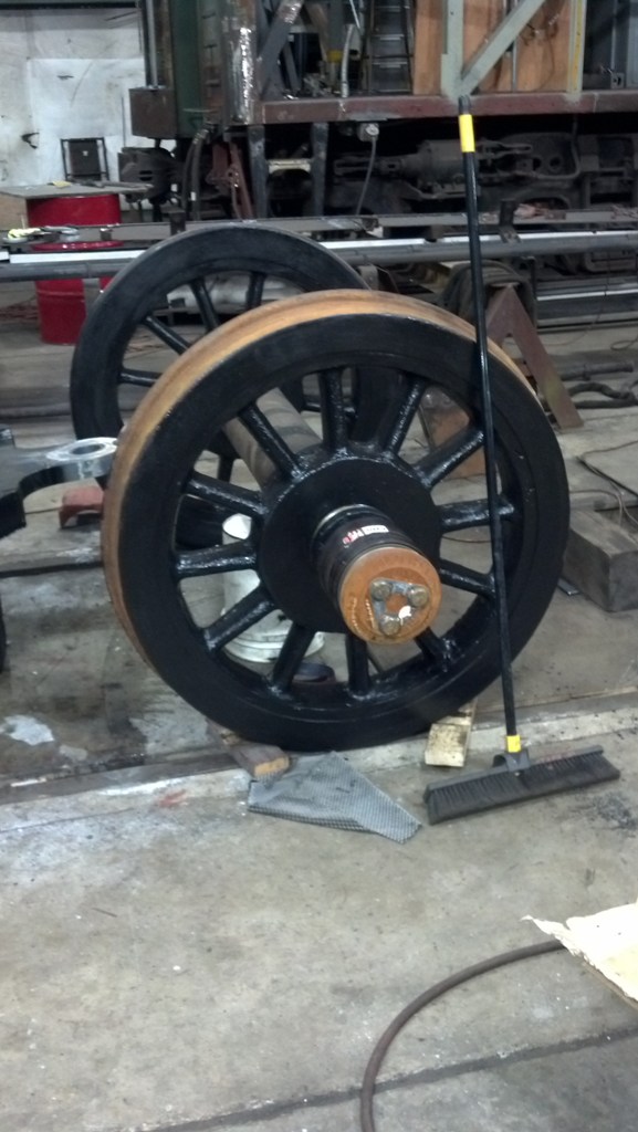 Trailing Truck Wheelset with Roller Bearings.jpg