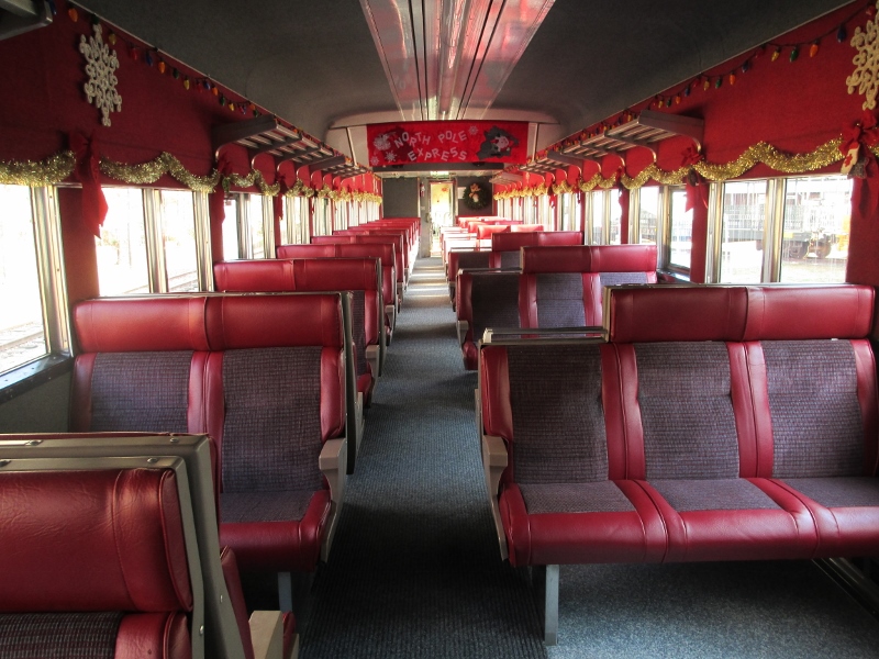 Long Island Coach Interior 2 (800x600).jpg