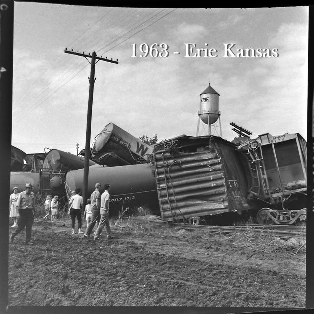 1963 erie derailment (Small).JPG