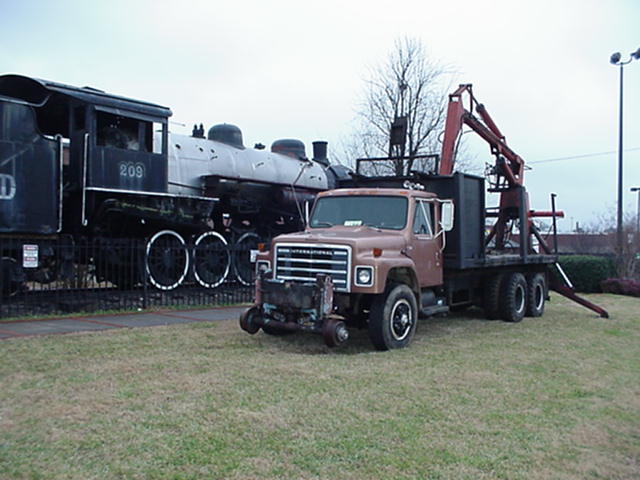 Hartwell Railroad boom truck at work - thanks B.R.