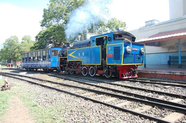 CB20_LOCOMOTIVE_1798842f.jpg