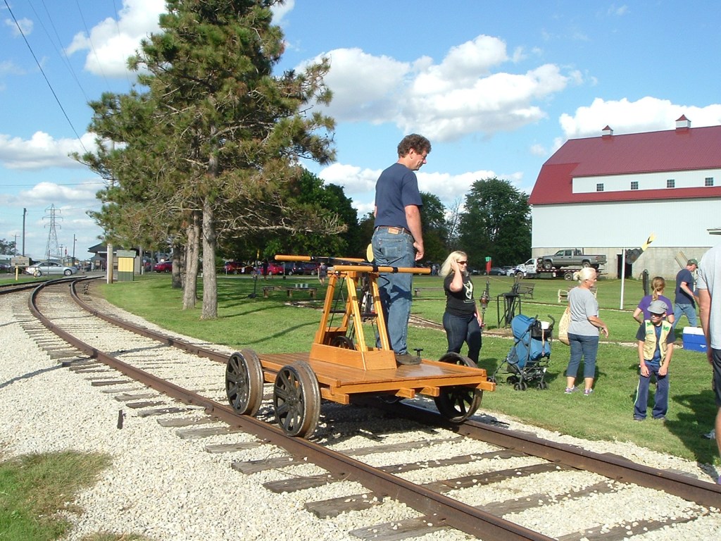 MRM Handcar small.jpg