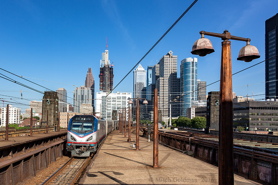 Amtrak ACS64 619 30th Skyline MG LR.jpg