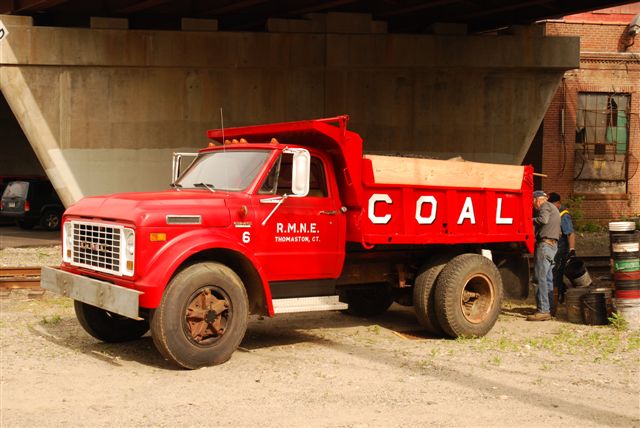 Coal truck & 75 DSC_4339.JPG