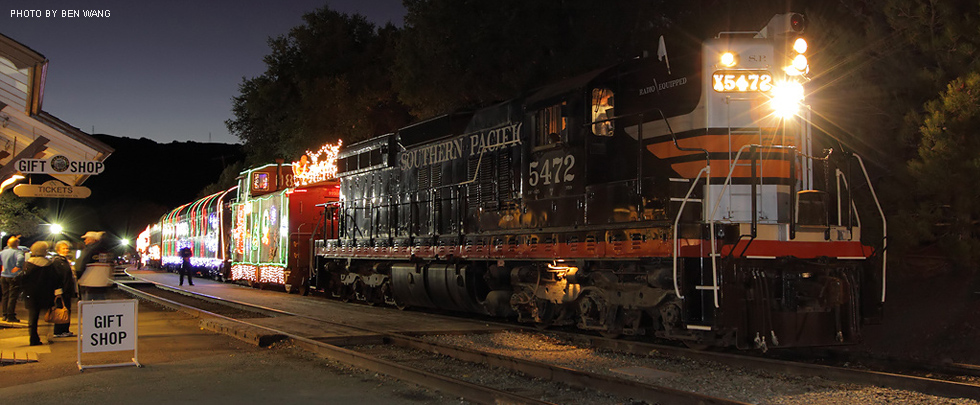 Niles Canyon Railway Train of Lights at Sunol Depot.jpg