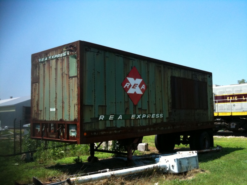 REATRUCK.jpg