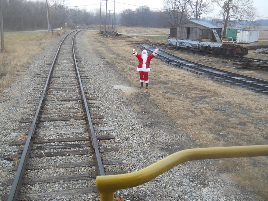Santa trains at HVRM 12-14-19 002.JPG