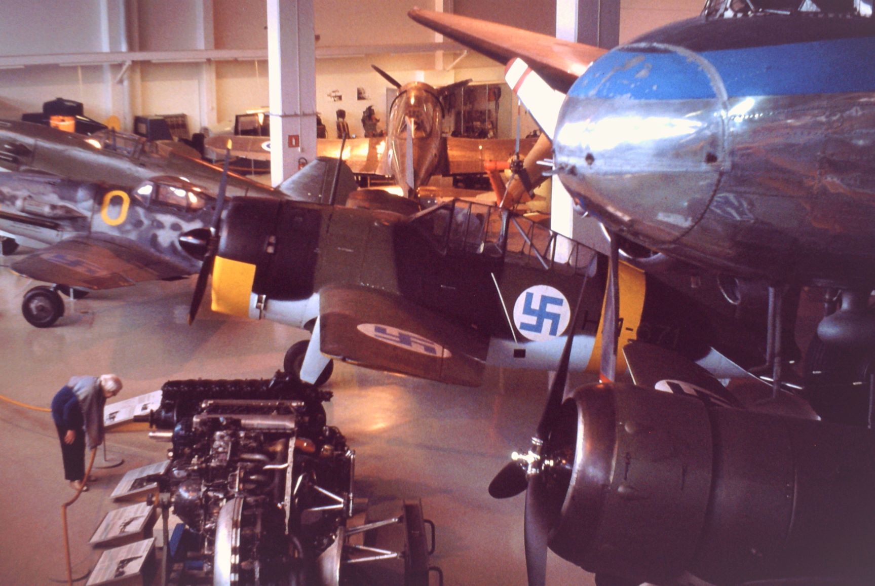 98-348a.JPG