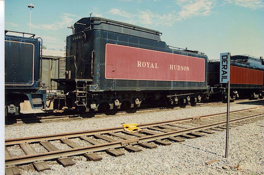 BCR Tender 2860B N.Van 1990.jpg