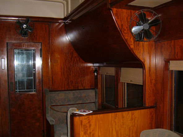 Car54-lounge-berth2.jpg