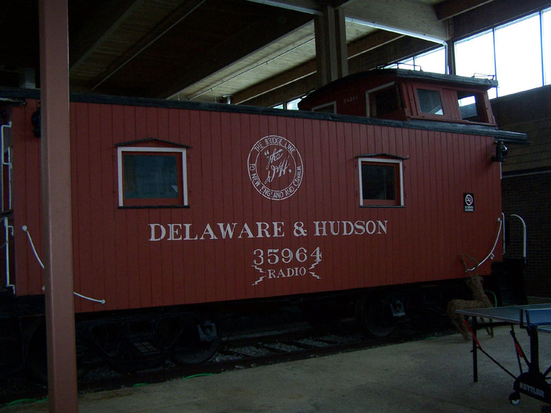 D&H caboose in Hanover NH.jpg