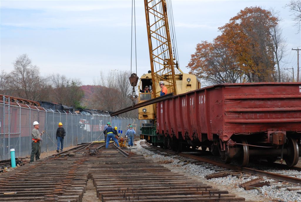 11-1-08 hoisting rail 198.jpg