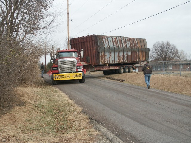 RI boxcar 21546 move 12-20-2010 pix # 3 by L Droge.JPG