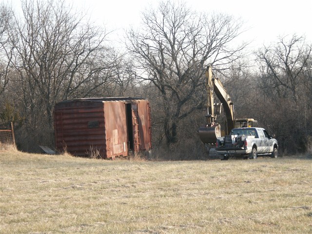RI boxcar 21546 move 12-20-2010 pix # 1 by L Droge.JPG