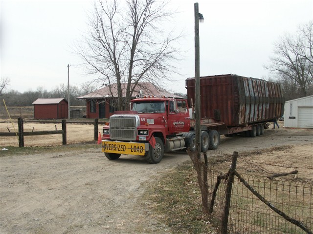 RI boxcar 21546 move 12-20-2010 pix # 4 by L Droge.JPG