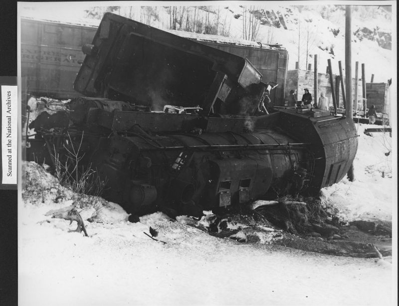 557 and 559 derailment reduced - 5.jpg