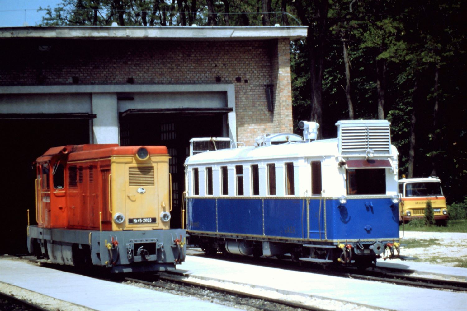 02-351a.JPG