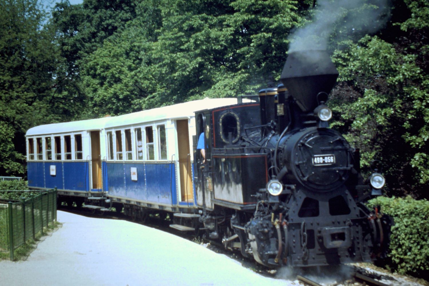 02-353a.JPG
