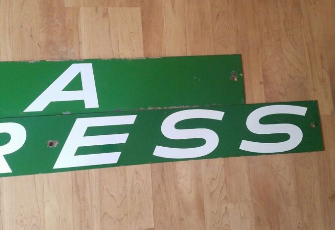1317reaexpresssigns.jpg