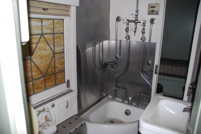 B&O 903 Bathroom 5-19-12.jpeg