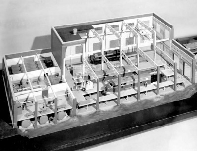 EMD-DISPLAY-CUTAWAY-DIESEL-SHOP-1950.jpg