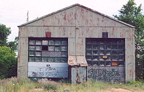 C&OEngineHouseTraverseCity2002-01[TimShanahan].jpg