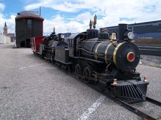 mini train 003.JPG