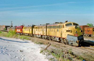CRIP-F-UNIT-TRADES-GP38-2-BLUE-ISLAND-P-COOK.jpg