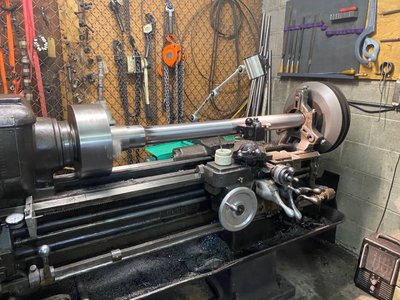 Piston-and-rod-on-lodge-and-shipley reduced.jpg
