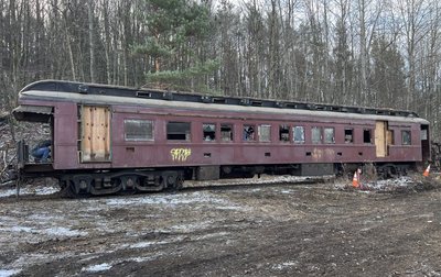 L&NE car 100 Windber PA 11302023 Alan Maples photo.JPG