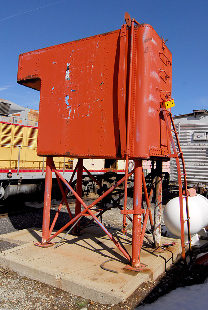 stockton_oil_tank_DSC_4692.jpg