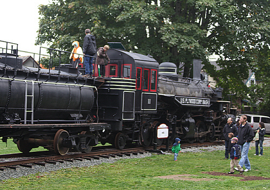 111016 On Fuel-WaterTank small.jpg