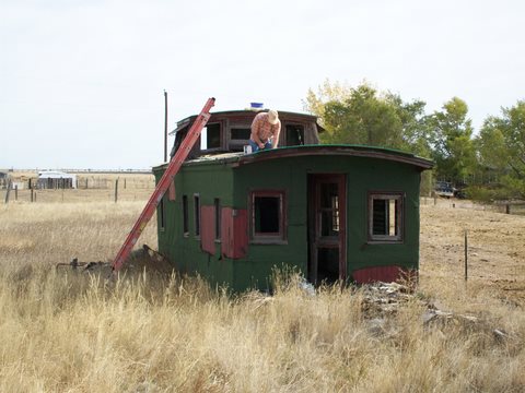 caboose re roof 009.JPG