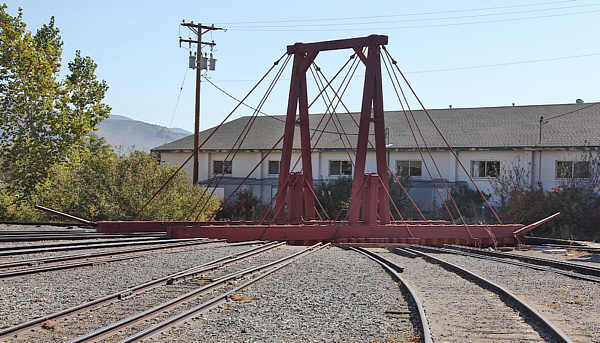 111029 Dual-Gauge Turntable, Nevada State Railway Museum, Carson City, NV S2.jpg