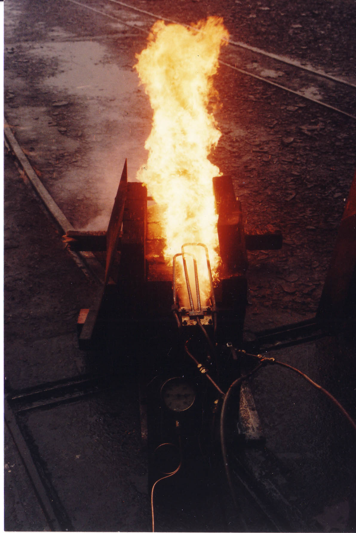 Flat burner with impingement and super heaters.jpg