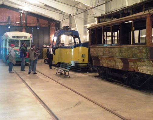 DOCENT LEAD TOUR SCH SM.jpg