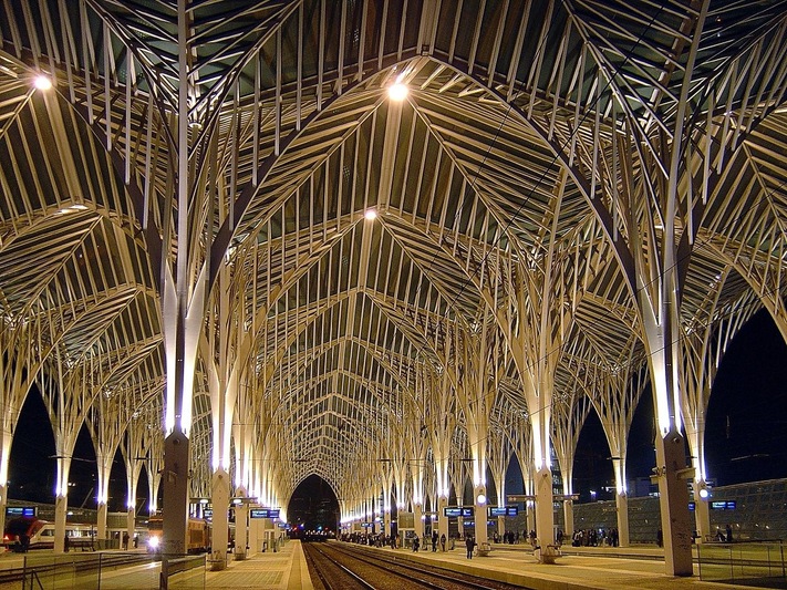 Train_station-Gare_do_Oriente-Lisbon-Portugal-image.jpg