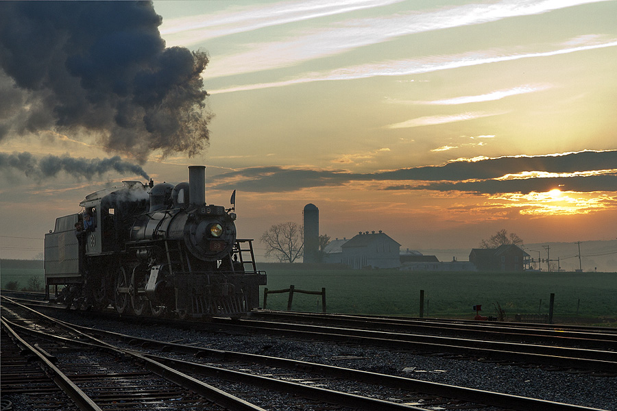 CN 89 Barn Sunrise B LR.jpg
