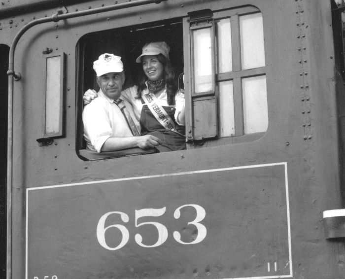 D&H 653 R. Barbera & Miss Vt in cab 8-1973 sm.jpg