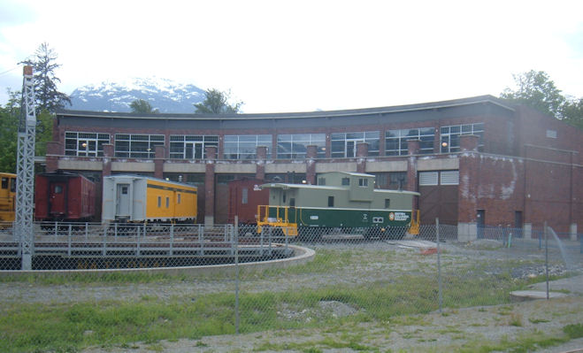 Exterior_Squamish_RH.jpg